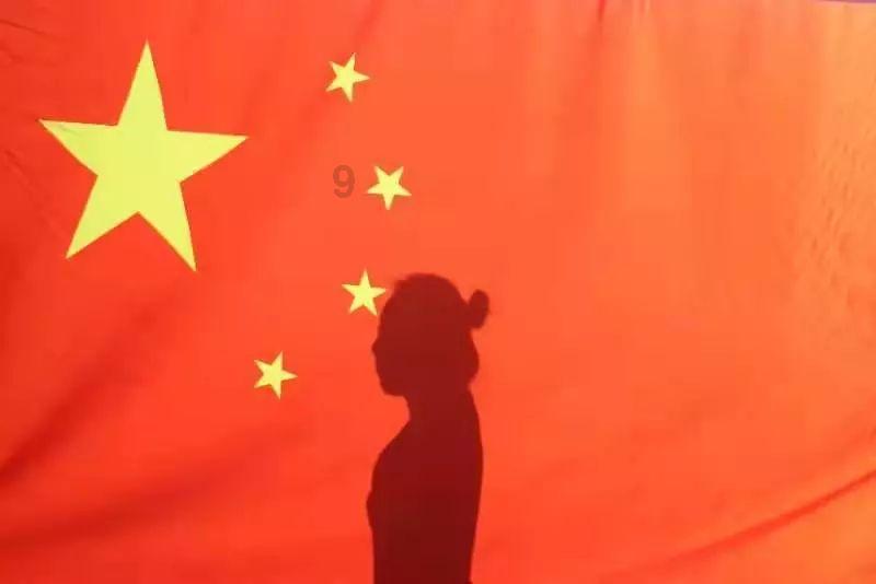 同学聚会时，穿什么衣服既不失礼也不浮夸？